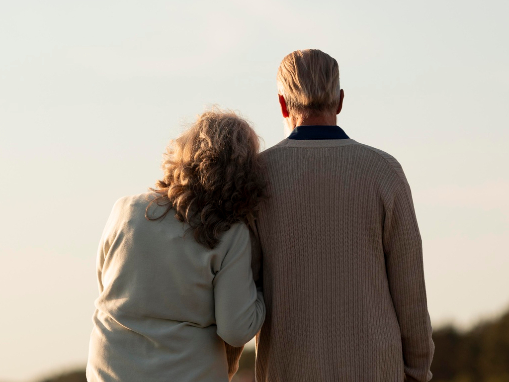 İleri Yaşta Bir Yakınınız İçin: Biriyle Konuşmak İyi Gelebilir mi?